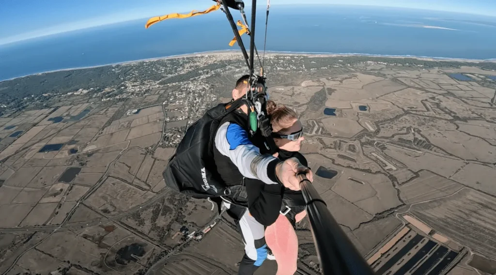 Vue du ciel d'un saut en Parachute