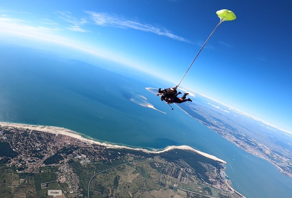 Saut en parachute au dessus de l'océan atlantique en Gironde