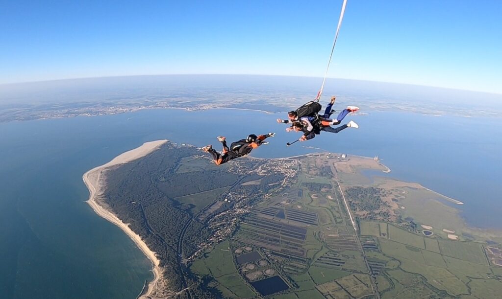Chute libre saut en parachute tandem en Gironde proche de Bordeaux