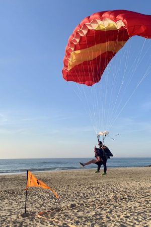 Saut en parachute et atterrissage sur la plage de Soulac